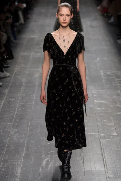 Look 49